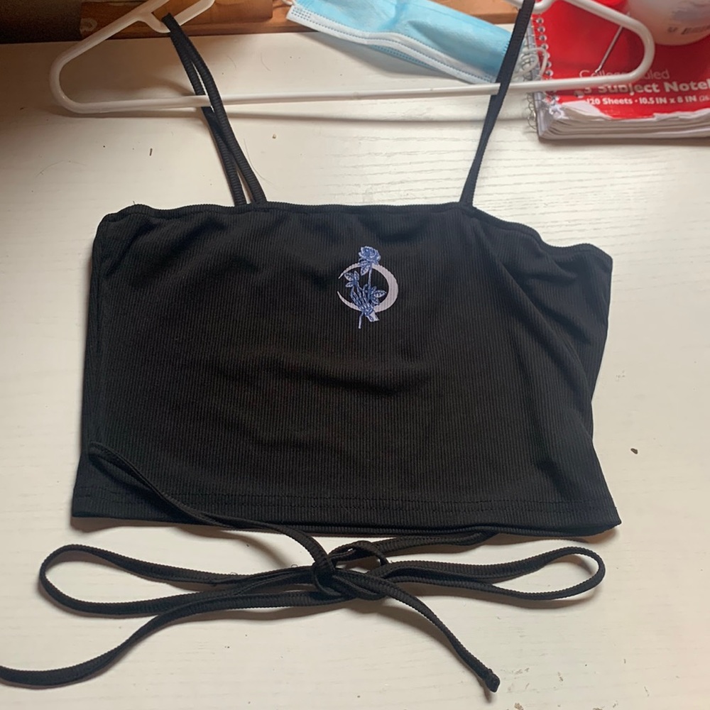 Black crop top tank top🖤🖤